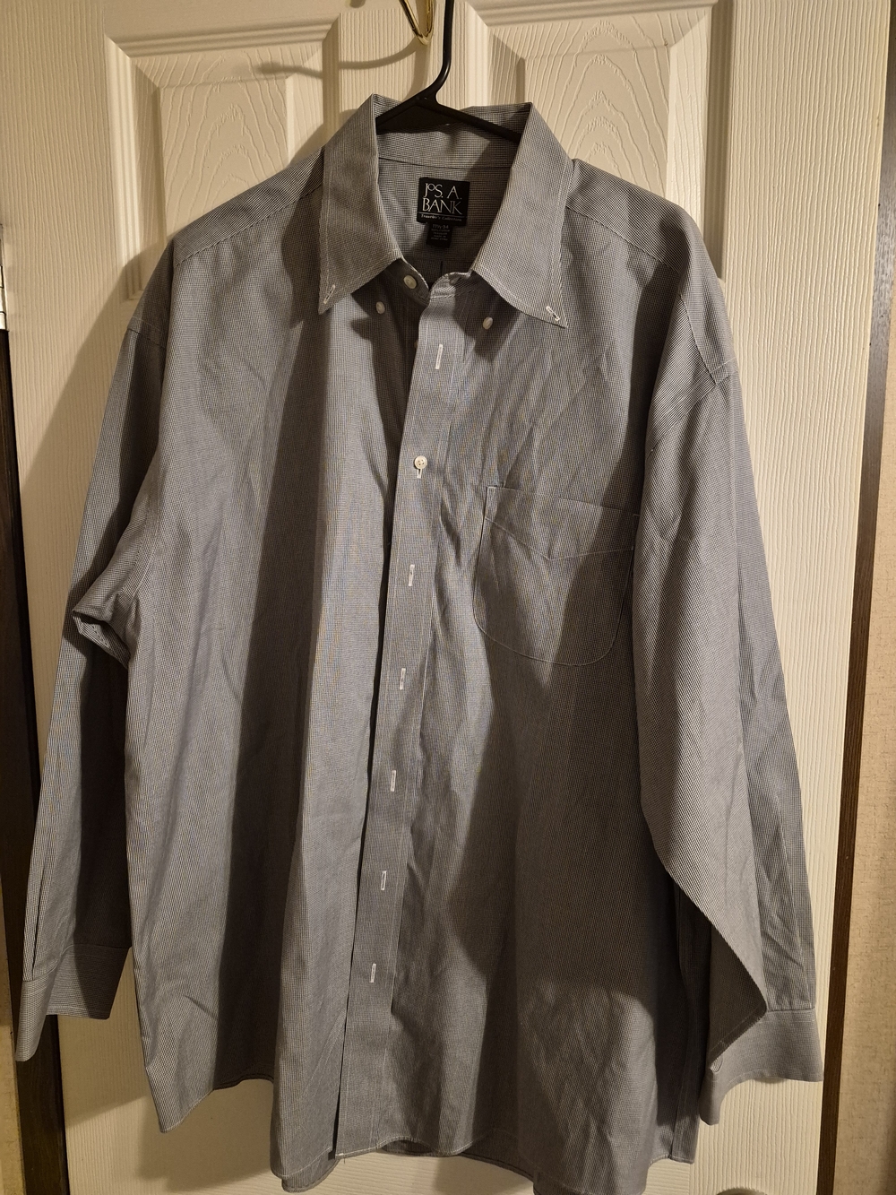 Jos. A. Bank Men's Light Gray Button-Down Dress Shirt
